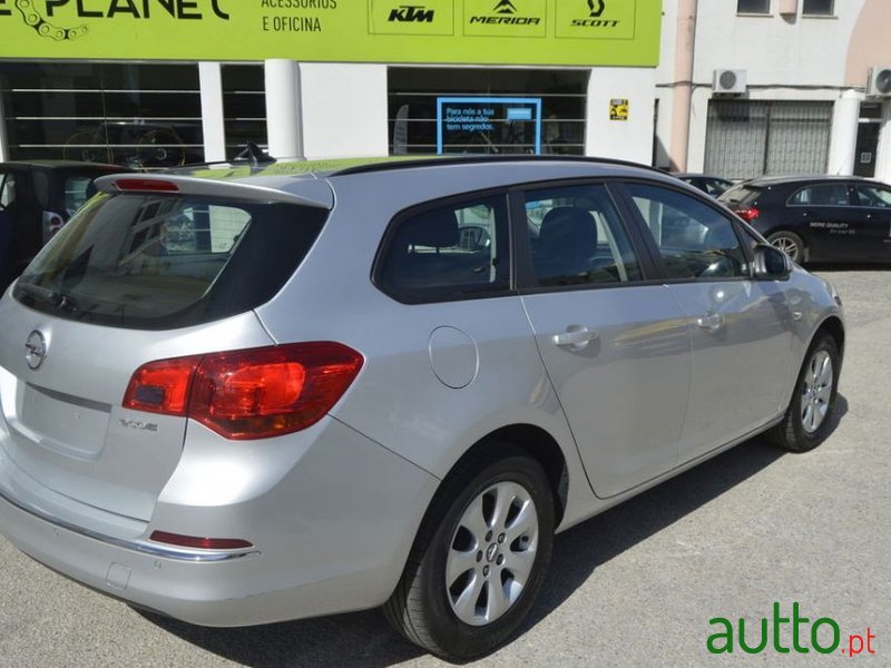 2016' Opel Astra Sports Tourer photo #1