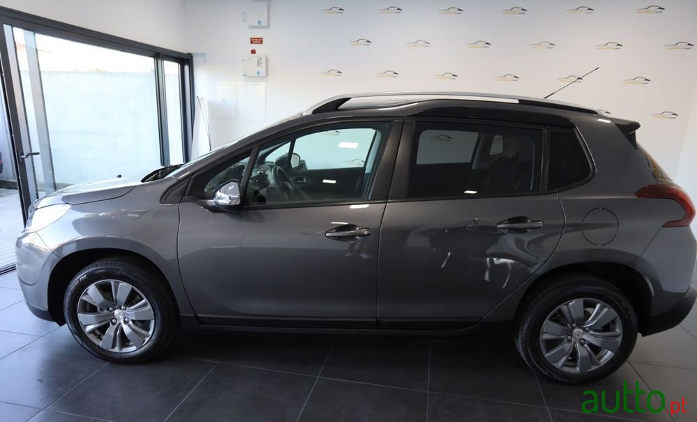 2017' Peugeot 2008 photo #3