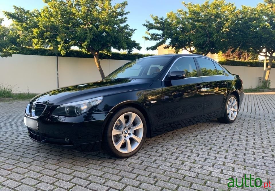 2004' BMW 520 photo #1