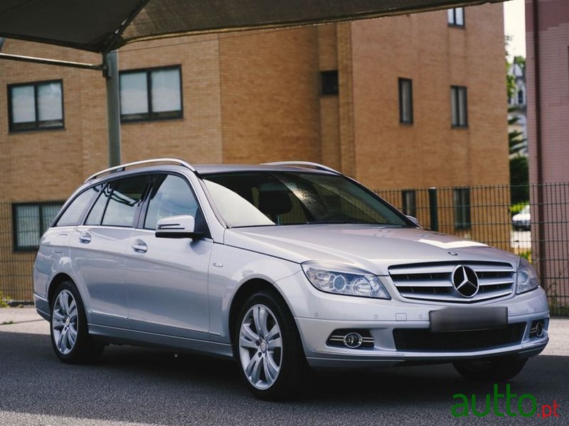 2010' Mercedes-Benz C 220 photo #2