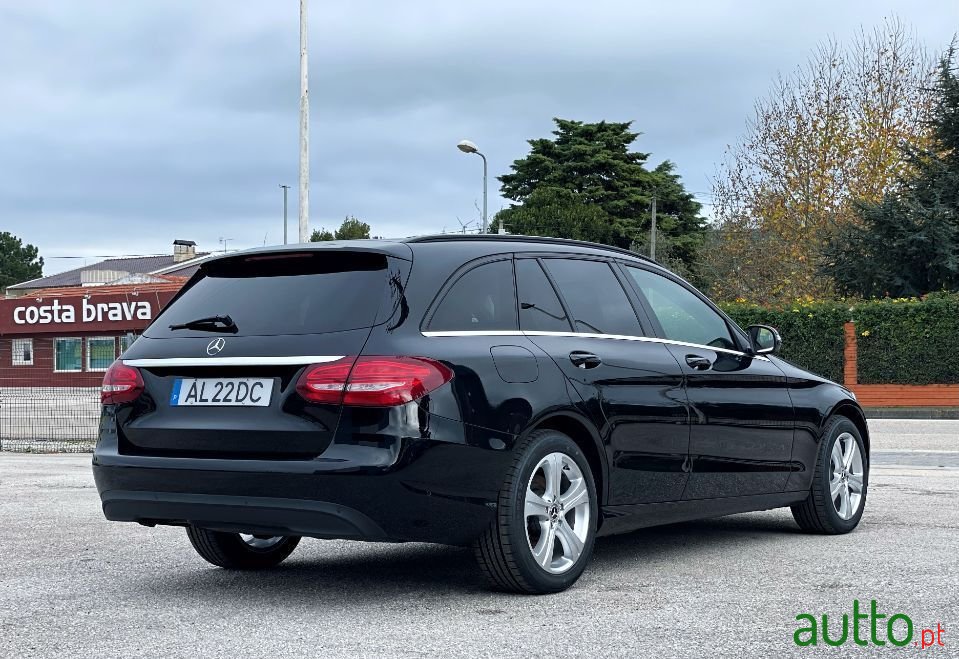 2015' Mercedes-Benz C-200 photo #4