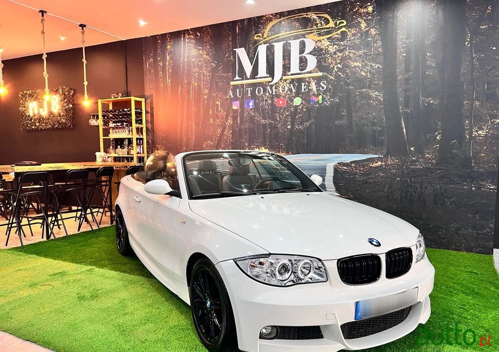 2009' BMW 118 D Pack M photo #1