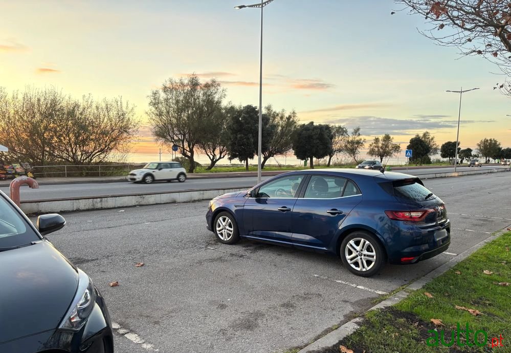 2016' Renault Megane 1.5 Dci Zen Eco photo #5