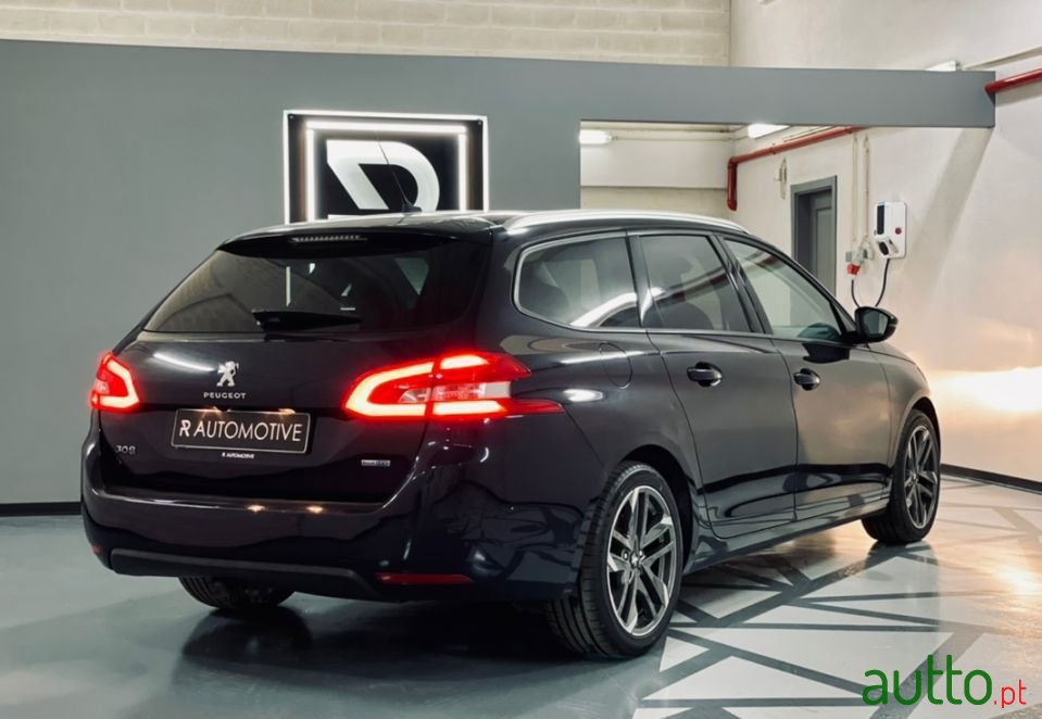 2015' Peugeot 308 Sw photo #5