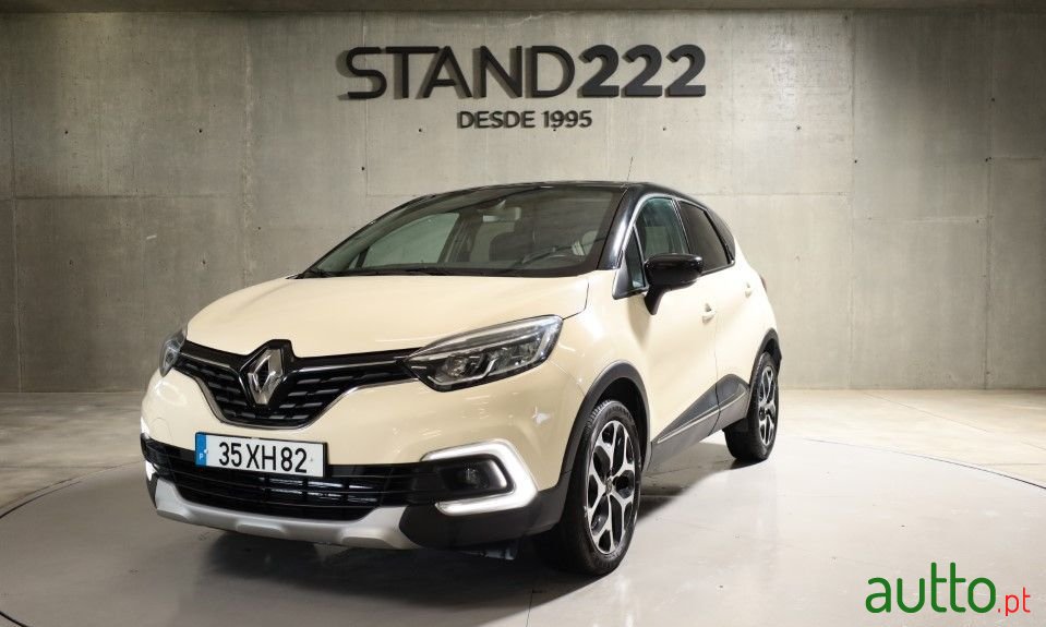 2019' Renault Captur photo #1
