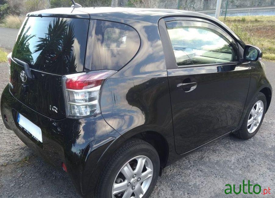2011' Toyota iQ 1.4 D-4D photo #4