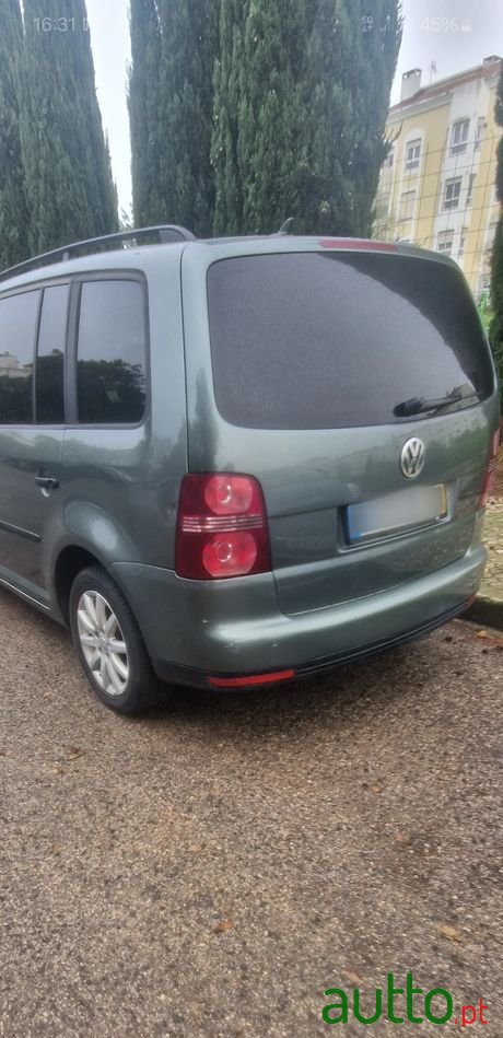 2010' Volkswagen Touran photo #6