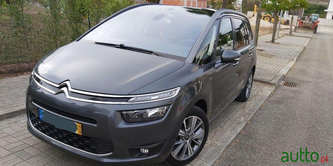 2014' Citroen C4 Grand Picasso photo #4