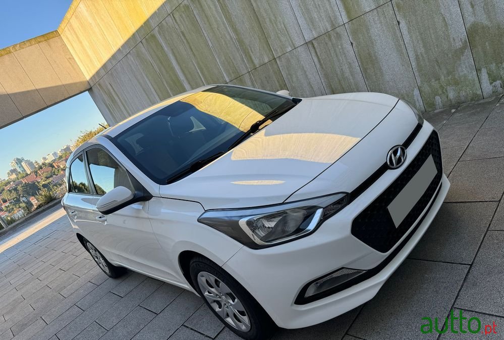 2017' Hyundai i20 photo #3