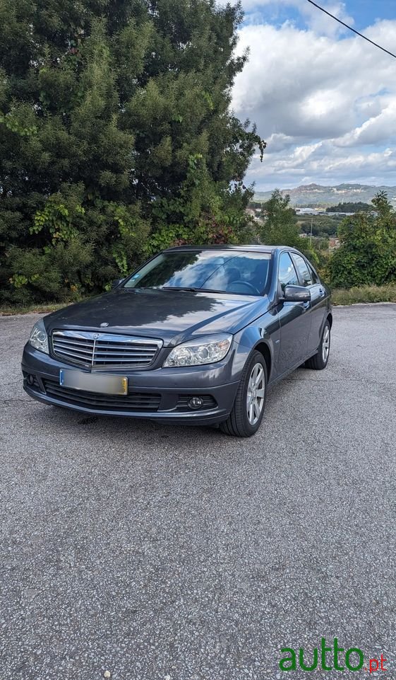 2011' Mercedes-Benz C 220 photo #2