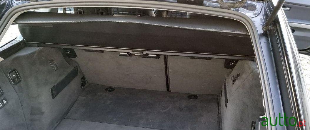 2008' BMW 320 D Touring photo #1