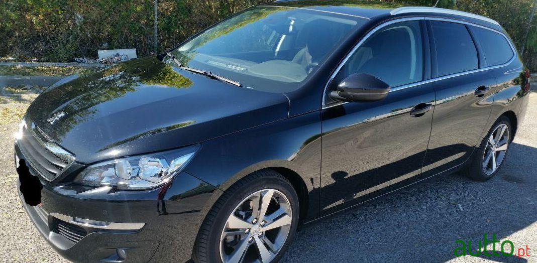 2015' Peugeot 308 Allure photo #3