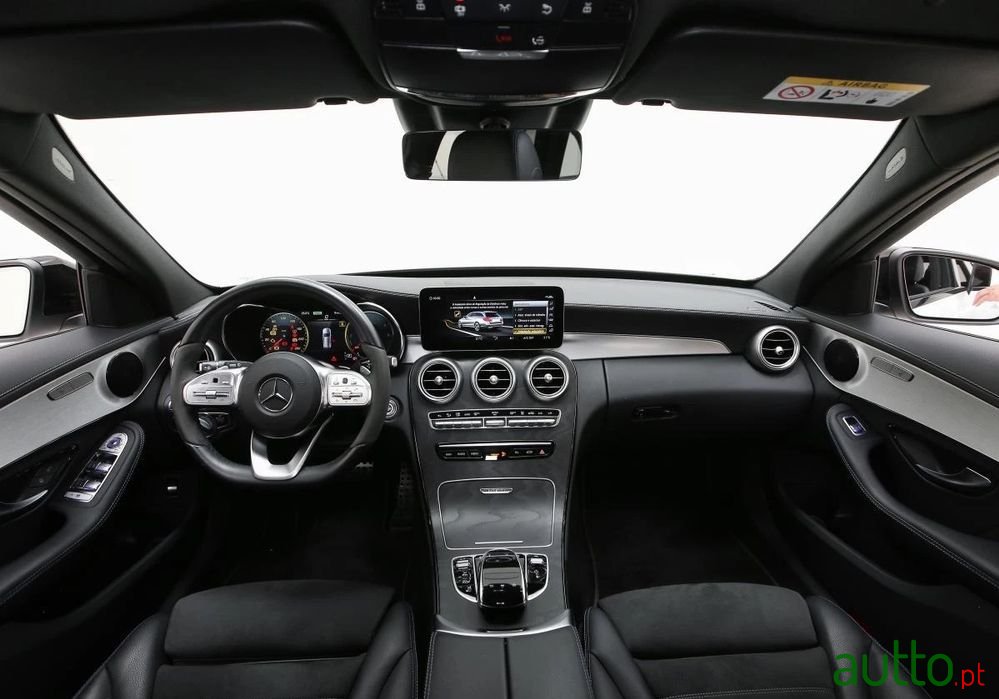 2021' Mercedes-Benz Classe C photo #5