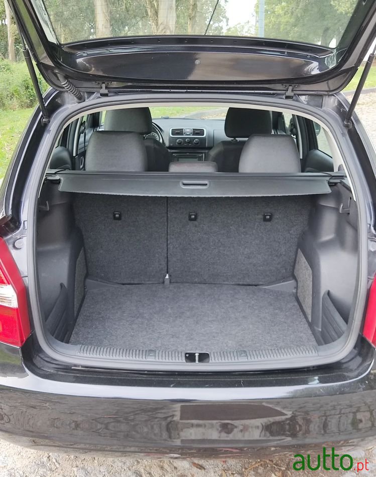 2008' Skoda Fabia Break photo #5