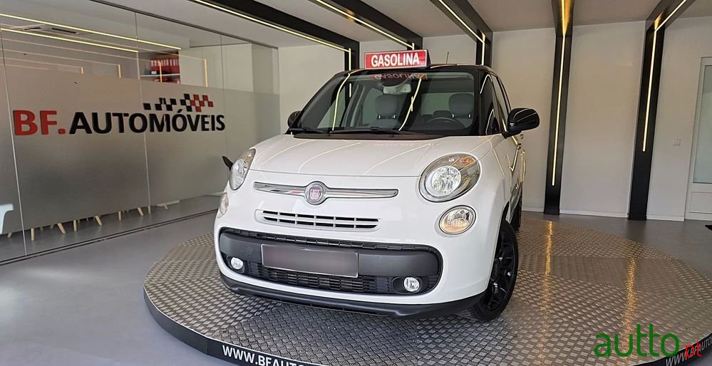 2013' Fiat 500L photo #1