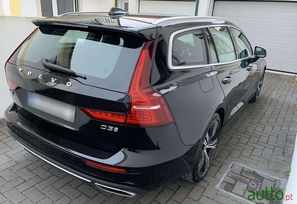 2019' Volvo V60 photo #5
