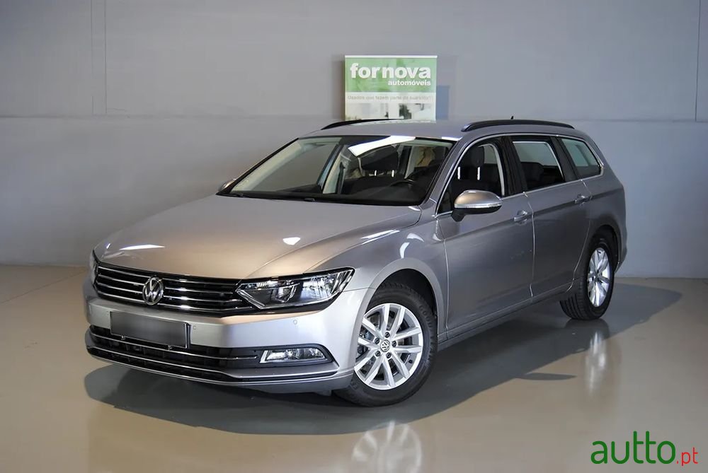 2017' Volkswagen Passat Variant photo #1