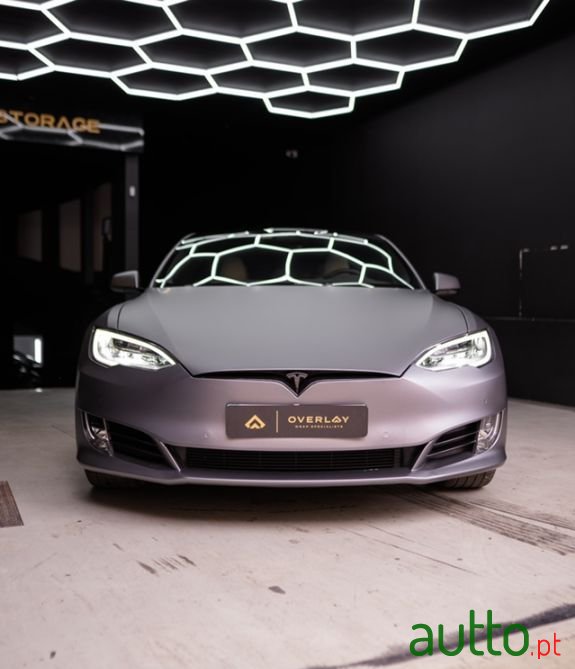 2020' Tesla Model-S photo #3
