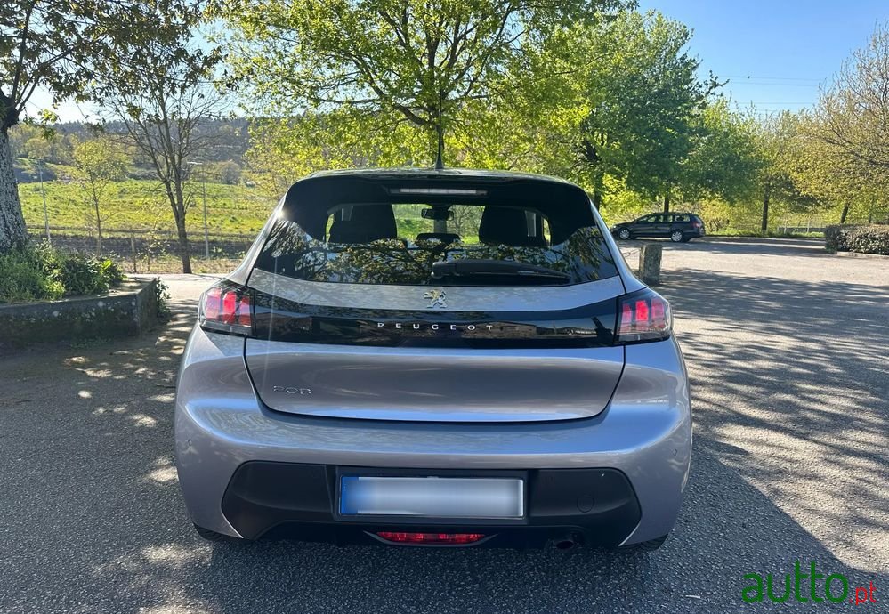 2022' Peugeot 208 photo #6