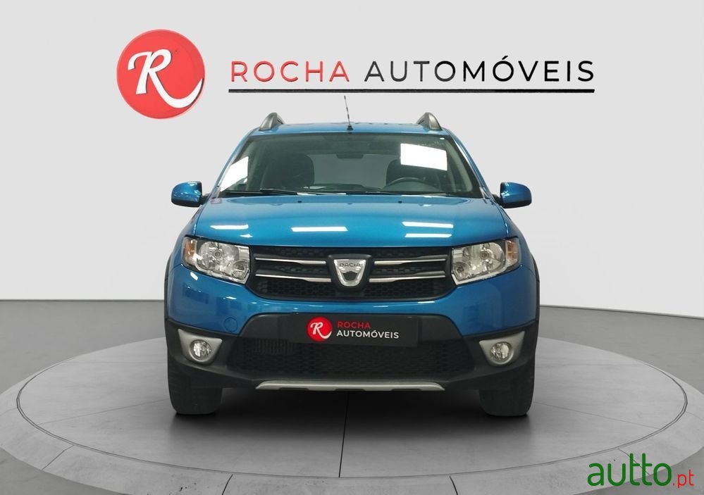 2014' Dacia Sandero photo #2