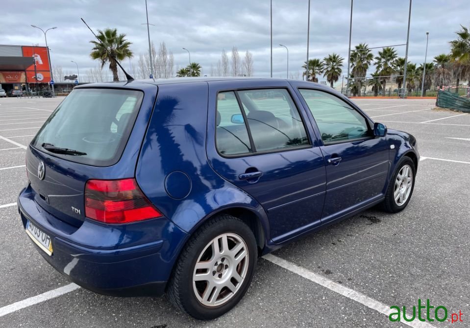 1999' Volkswagen Golf photo #3