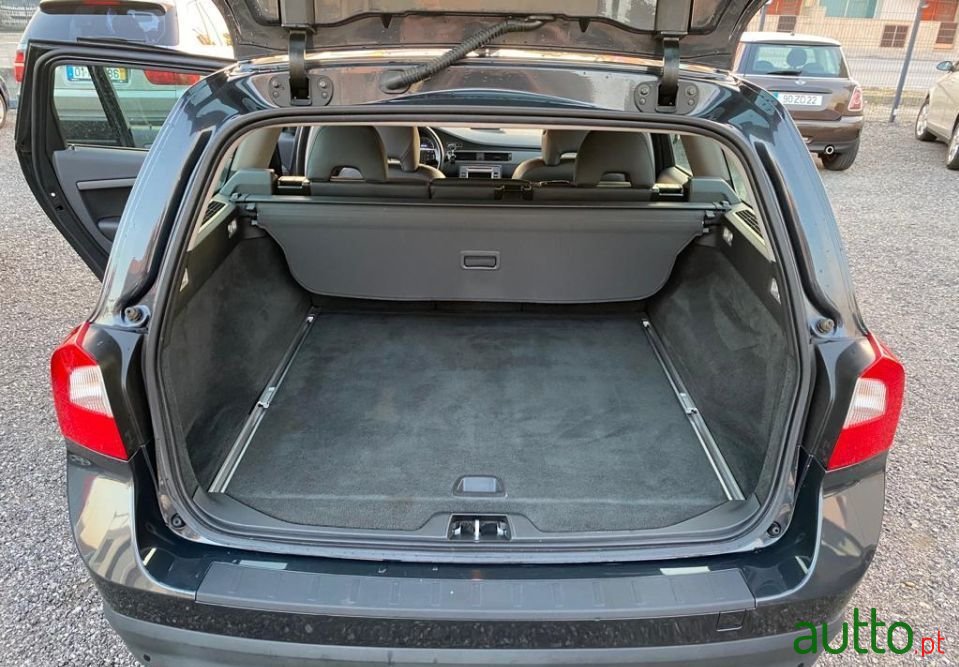 2009' Volvo V70 photo #6