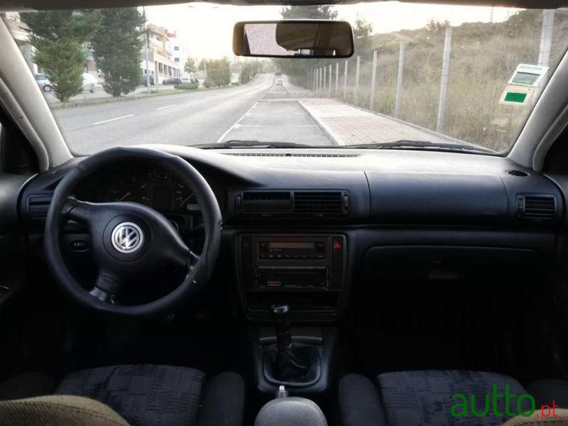 1999' Volkswagen Passat Variant photo #4