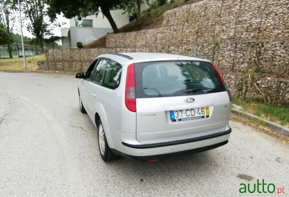 2006' Ford Focus Sw photo #3