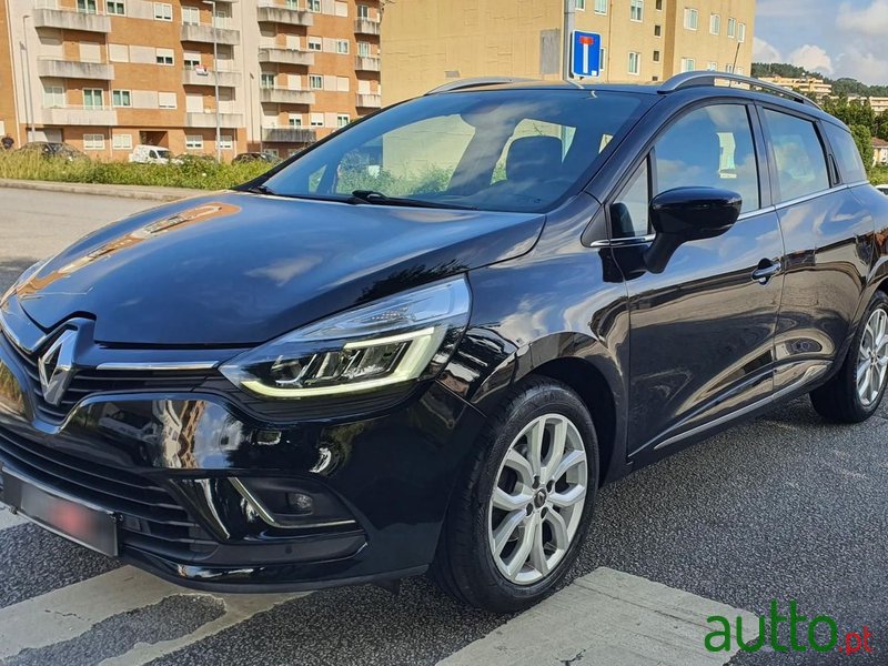 2018' Renault Clio Sport Tourer photo #1