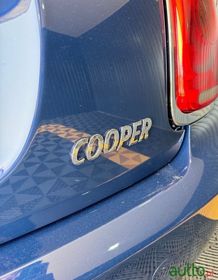 2014' MINI Cooper 3 Portas photo #3