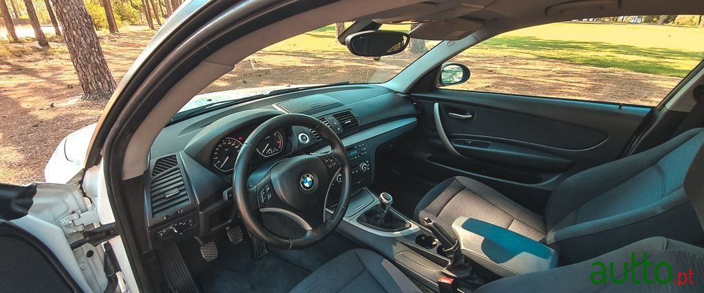 2009' BMW 118 photo #5