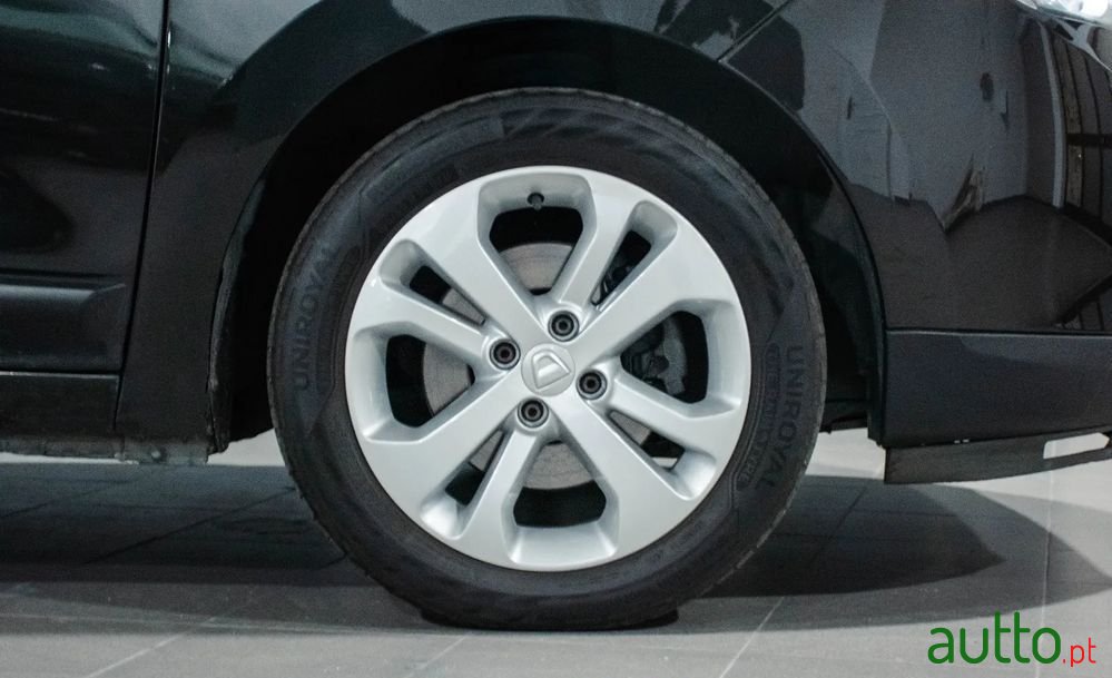 2013' Dacia Lodgy 1.5 Dci Confort 7L photo #5