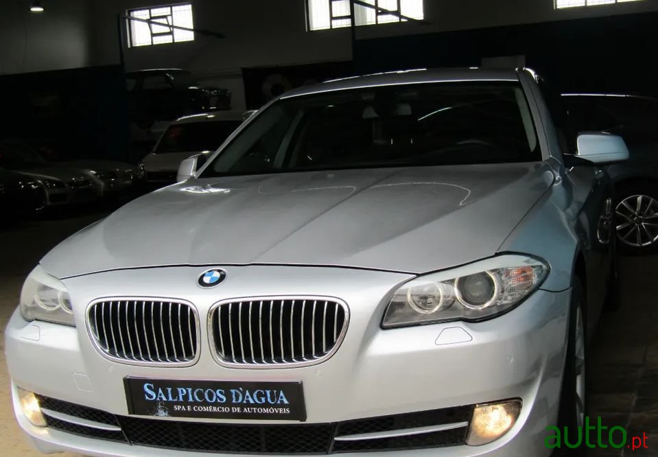 2012' BMW 520 photo #4