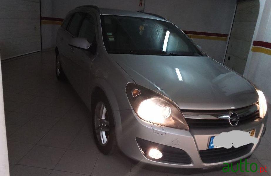 2007' Opel Astra Caravan photo #1