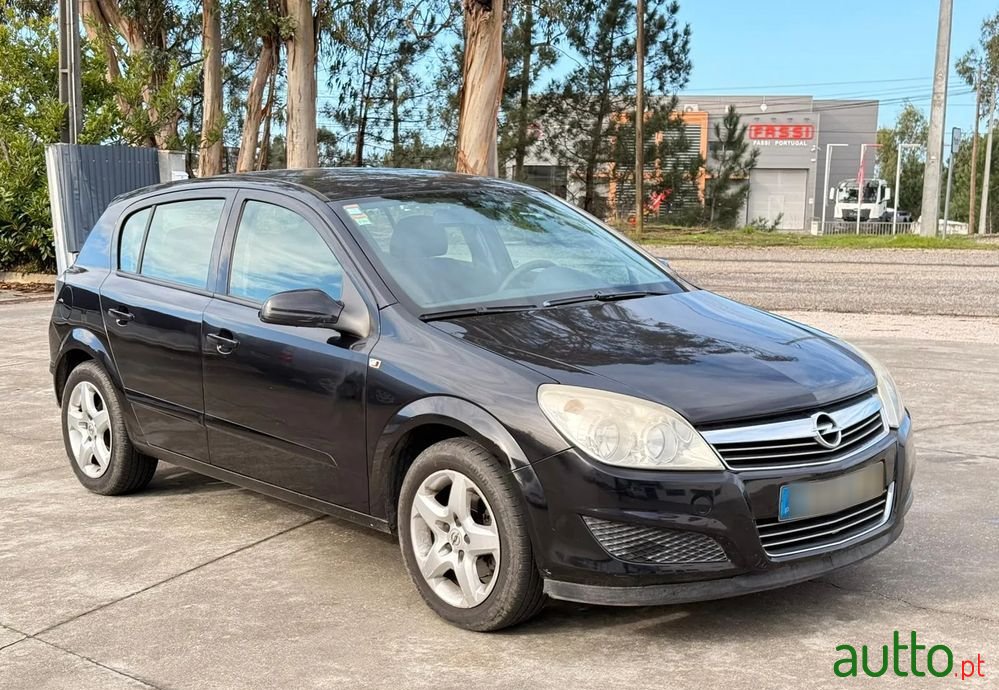 2007' Opel Astra photo #1