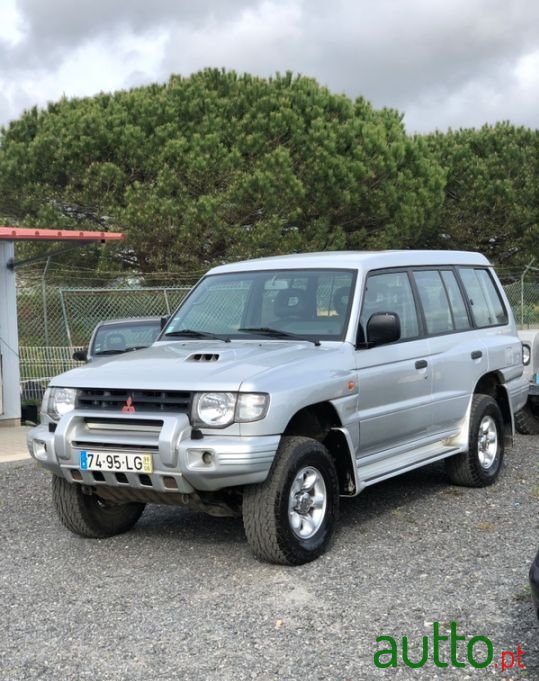 1998' Mitsubishi Pajero photo #1