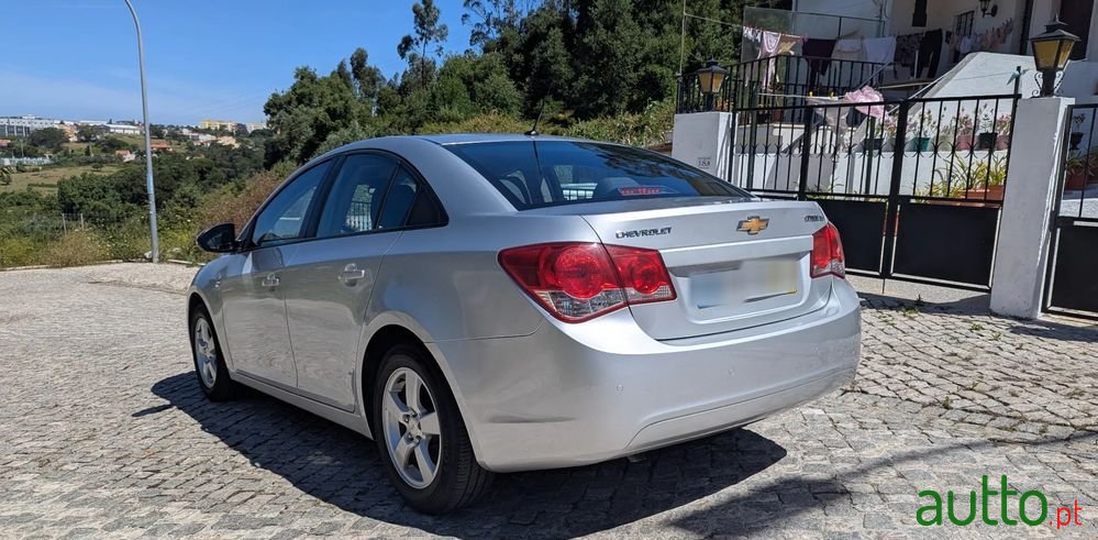 2010' Chevrolet Cruze 1.6 Ls photo #6