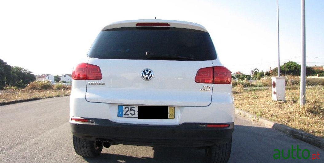 2011' Volkswagen Tiguan 2.0 Tdi Sport photo #3