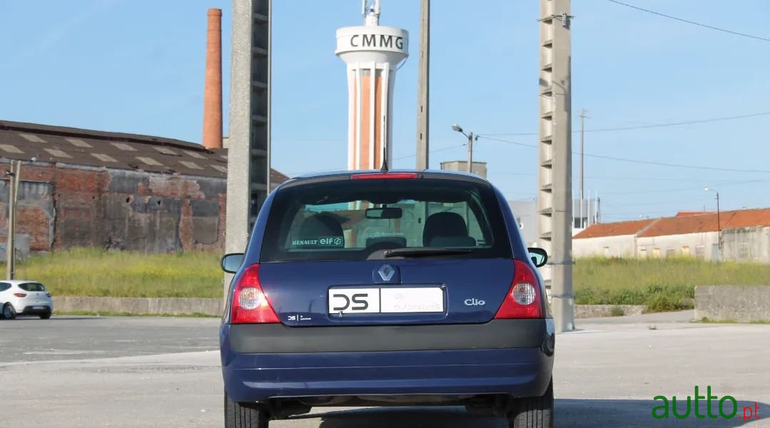 2001' Renault Clio photo #5