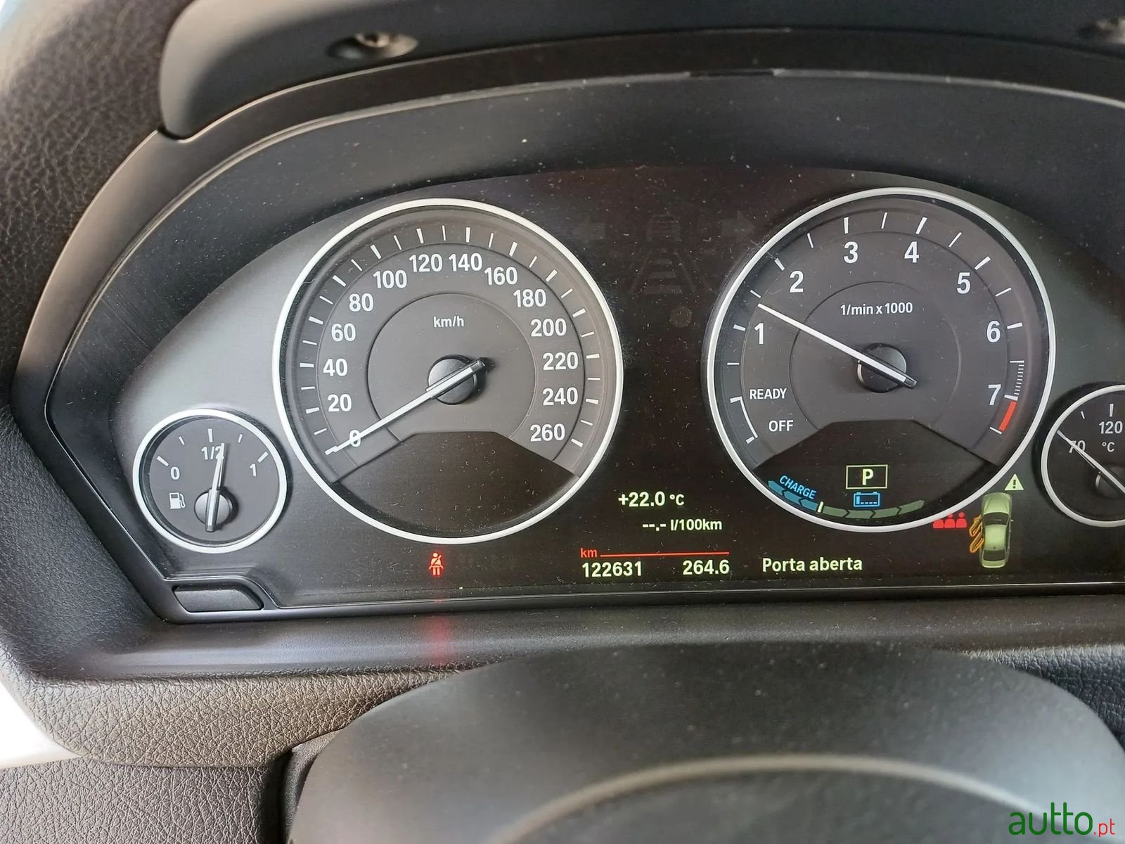 2018' BMW 330 photo #6