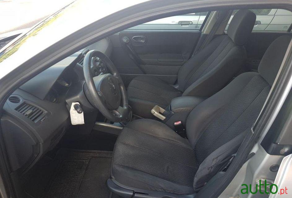 2005' Renault Megane photo #4