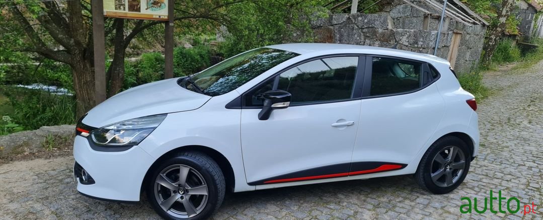 2015' Renault Clio photo #4