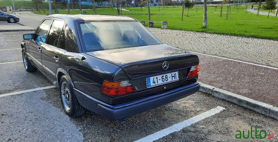 1989' Mercedes-Benz 300 photo #3