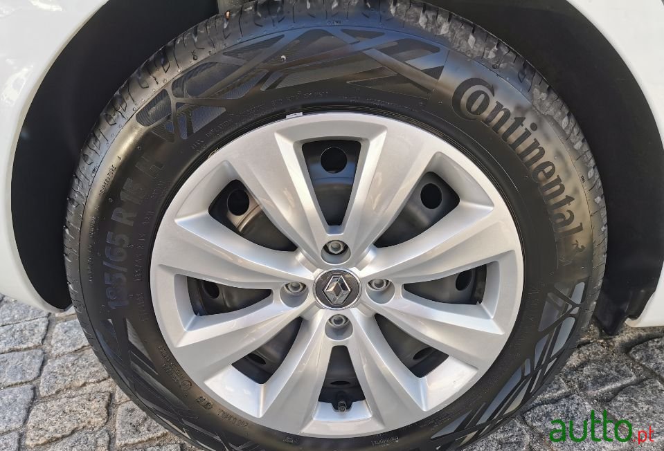 2020' Renault Clio photo #4