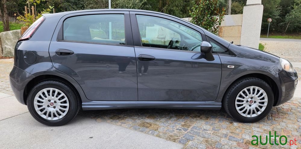 2014' Fiat Grande Punto photo #4