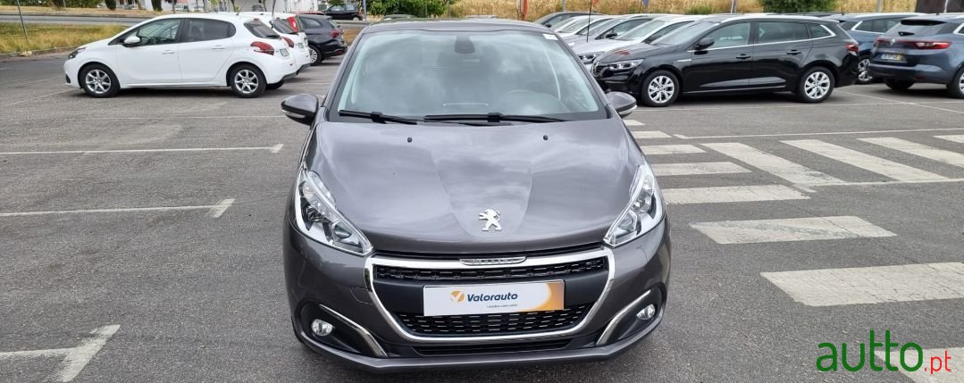 2019' Peugeot 208 photo #1
