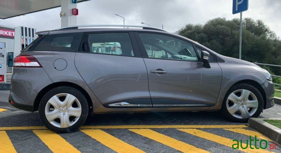 2016' Renault Clio Sport Tourer photo #2