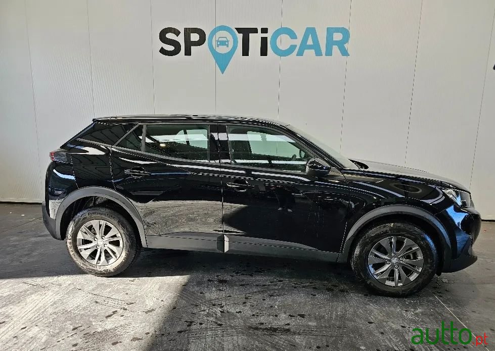 2023' Peugeot 2008 photo #3