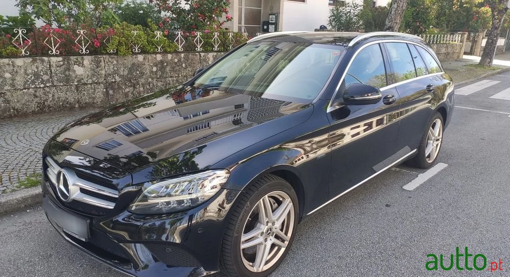 2020' Mercedes-Benz Classe C photo #3