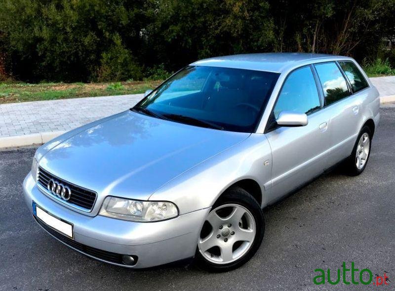 2001' Audi A4 Avant photo #4